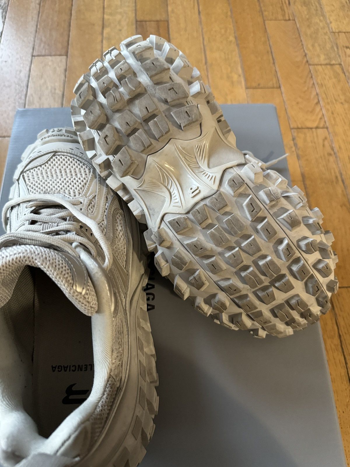 Balenciaga OG Balenciaga Defender Black 41 BOUNCER DEMNA YE CARTI Size US 8.5 / EU 41-42 - 20 Thumbnail