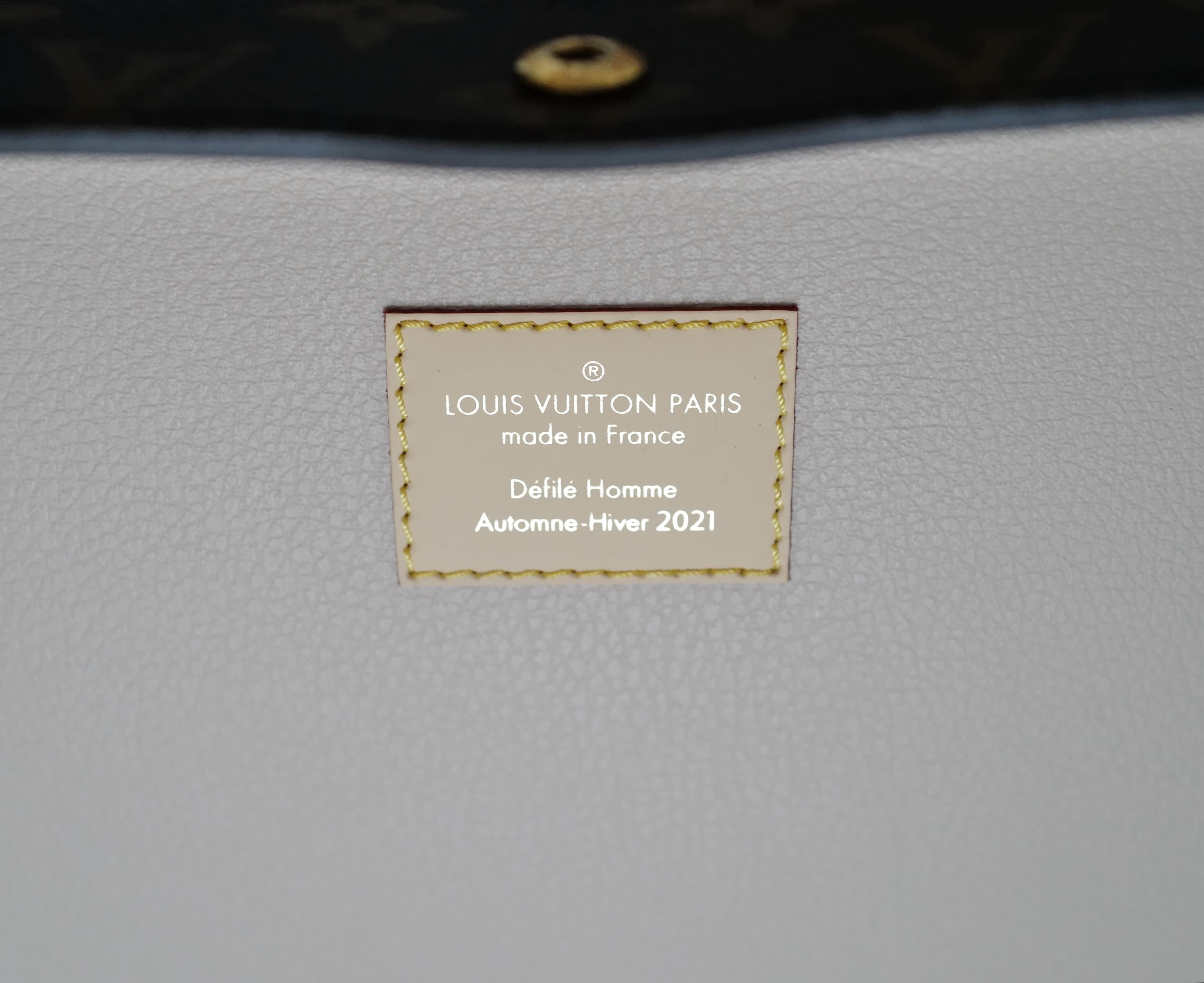 Louis Vuitton Louis Vuitton Pizza Box Case GI0634 Size ONE SIZE - 2 Thumbnail