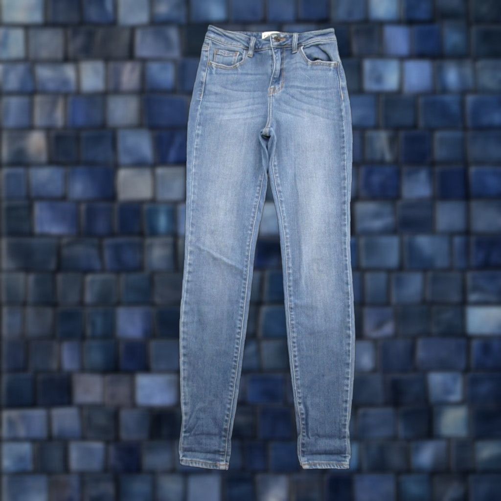 Denime Cello Jeans Skinny Denim Stretch Medium Wash Women Juniors Size 3 Blue Size 26" / US 2 / IT 38 - 1 Thumbnail