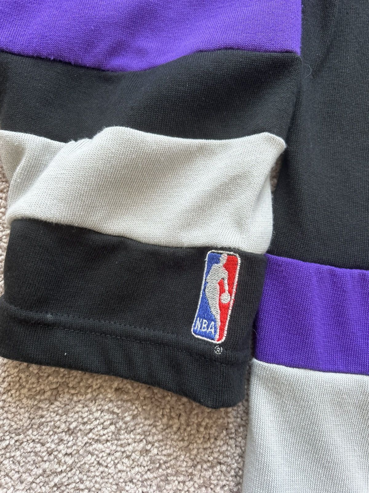 Vintage Vintage LogoAthletic Toronto Raptors Sweater Size US M / EU 48-50 / 2 - 7 Thumbnail