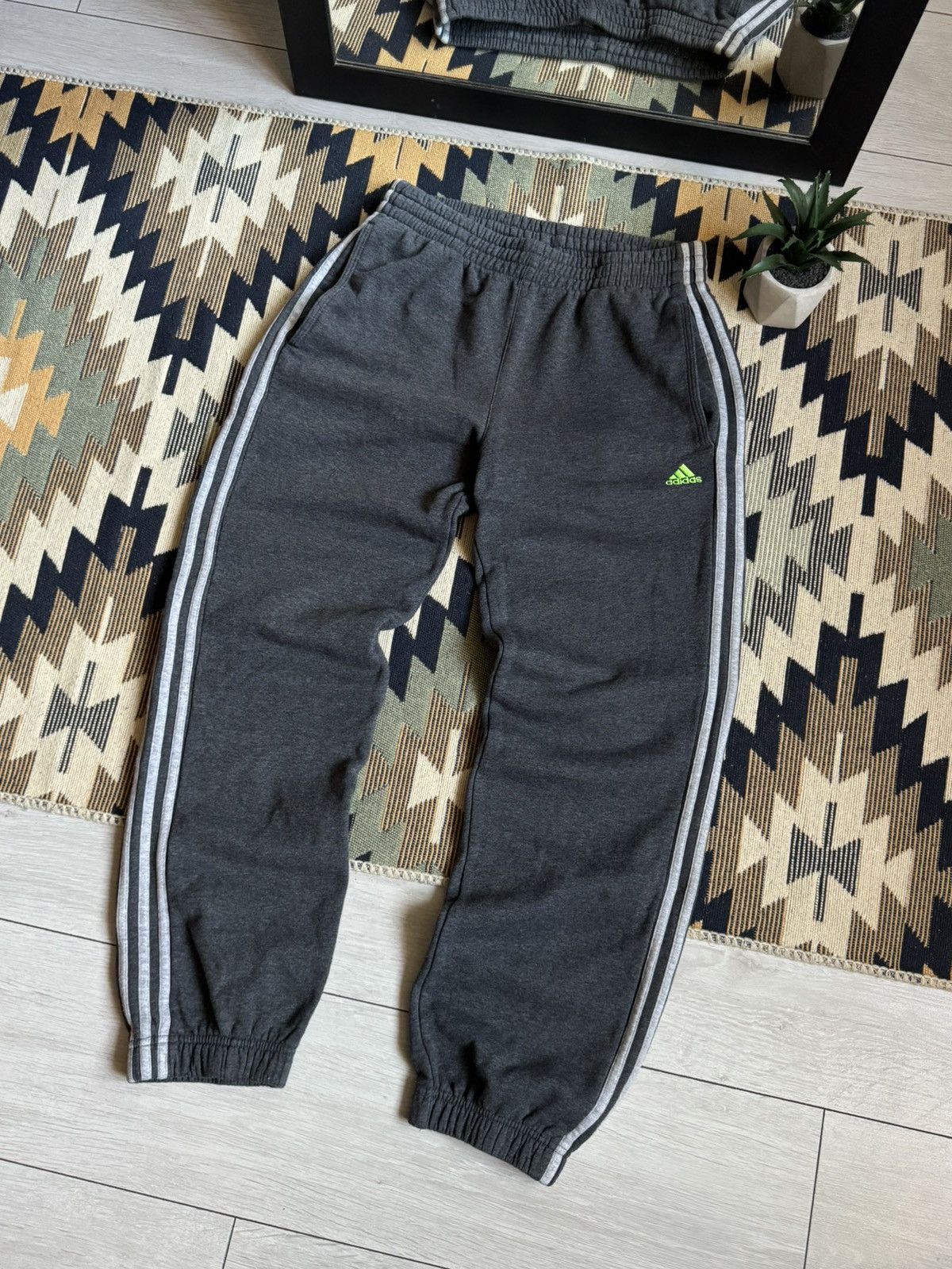 Adidas Vintage Adidas Baggy 3Stripes Sweatpants Size US 30 / EU 46 - 4 Thumbnail