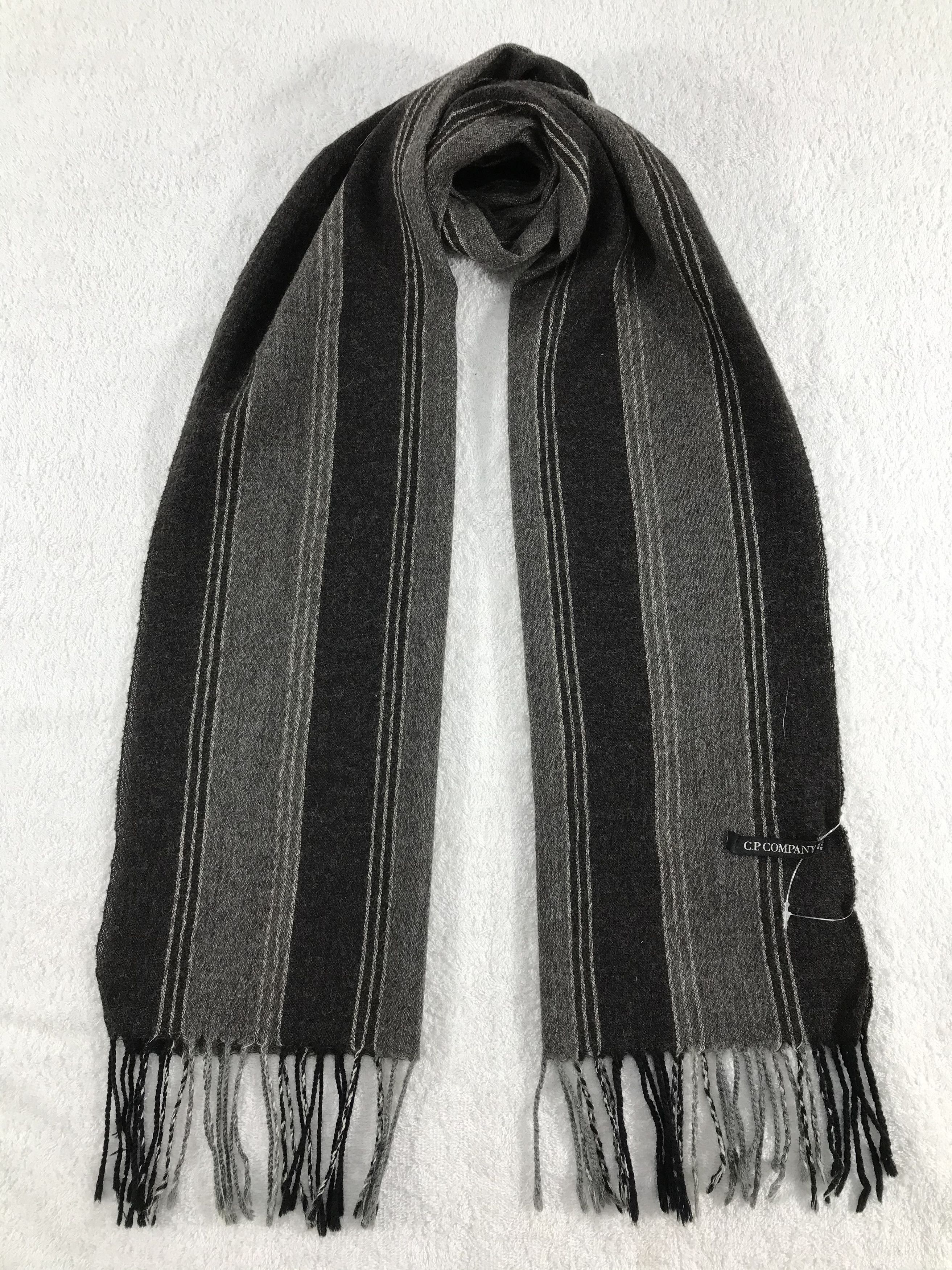C.P. Company Vintage C.P. Company Scarf/Muffler/Neckwear MF674 Size ONE SIZE - 1 Thumbnail