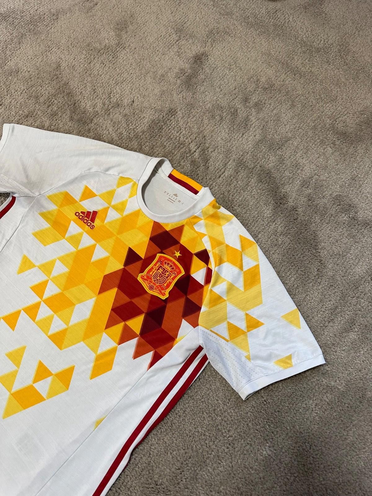 Adidas Spain National Team 2015 2016 Jersey Shirt Soccer Football Size US M / EU 48-50 / 2 - 4 Thumbnail