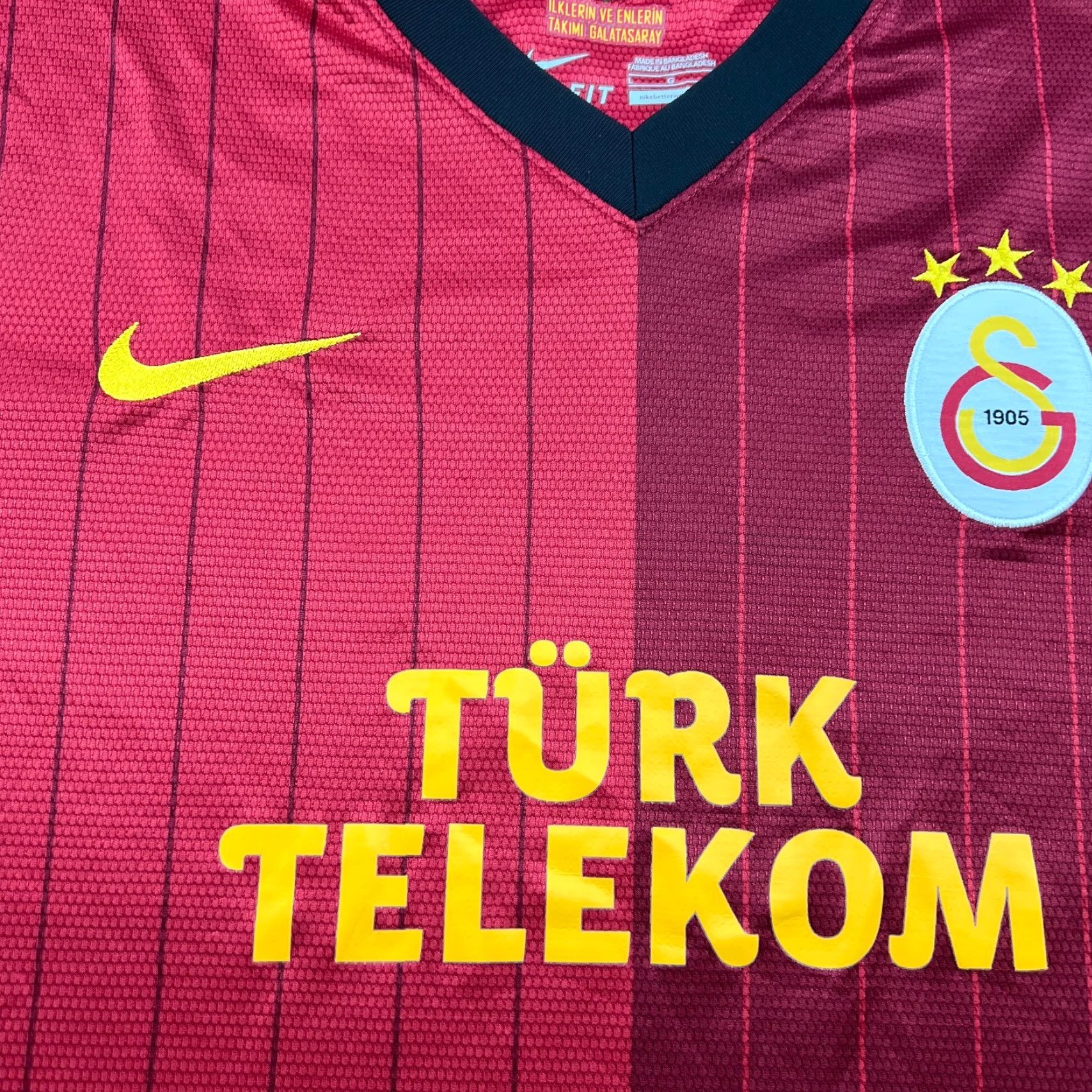 Nike Nike Galatasaray 2012 2013 Third Football Jersey Shirt L Red Nike Soccer Shirt Mens Size US L / EU 52-54 / 3 - 7 Thumbnail