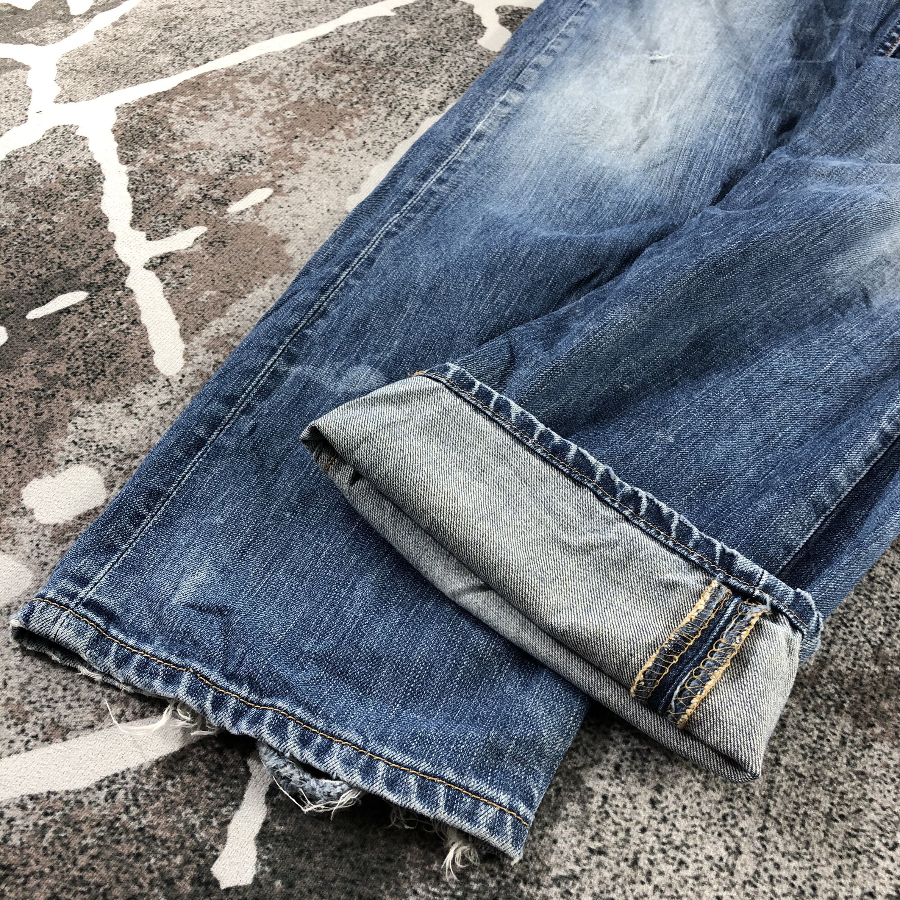 Levi's Vintage Levis 501 Jeans Faded Blue Denim KJ1292 Size US 32 / EU 48 - 7 Thumbnail