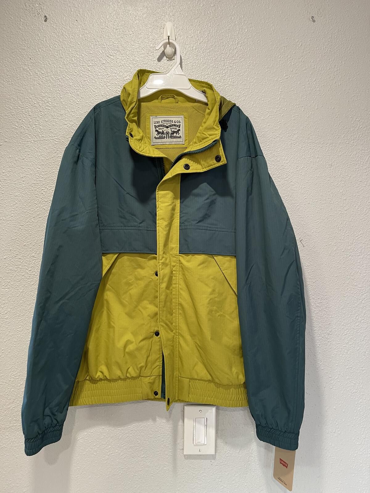 Levi's Levi's Water Resistant Colorblock Jacket Size L Size US L / EU 52-54 / 3 - 1 Thumbnail