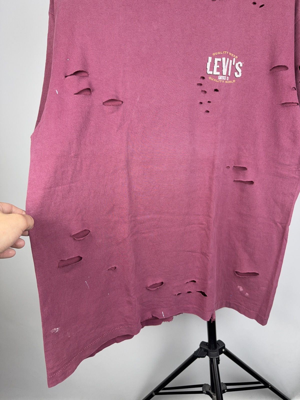 Levi's Vintage Clothing Vintage 90s Retro Levi’s Distressed Faded Tee shirt Size US L / EU 52-54 / 3 - 6 Thumbnail