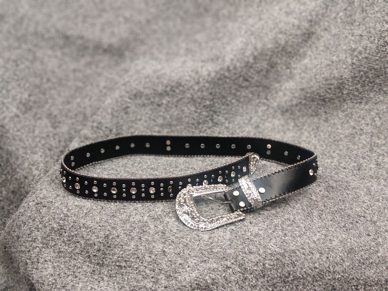 Le Grande Bleu (L.G.B.) Vintage with cross BB. Simon Style Belt Black Leather Y2K Size ONE SIZE - 6 Thumbnail
