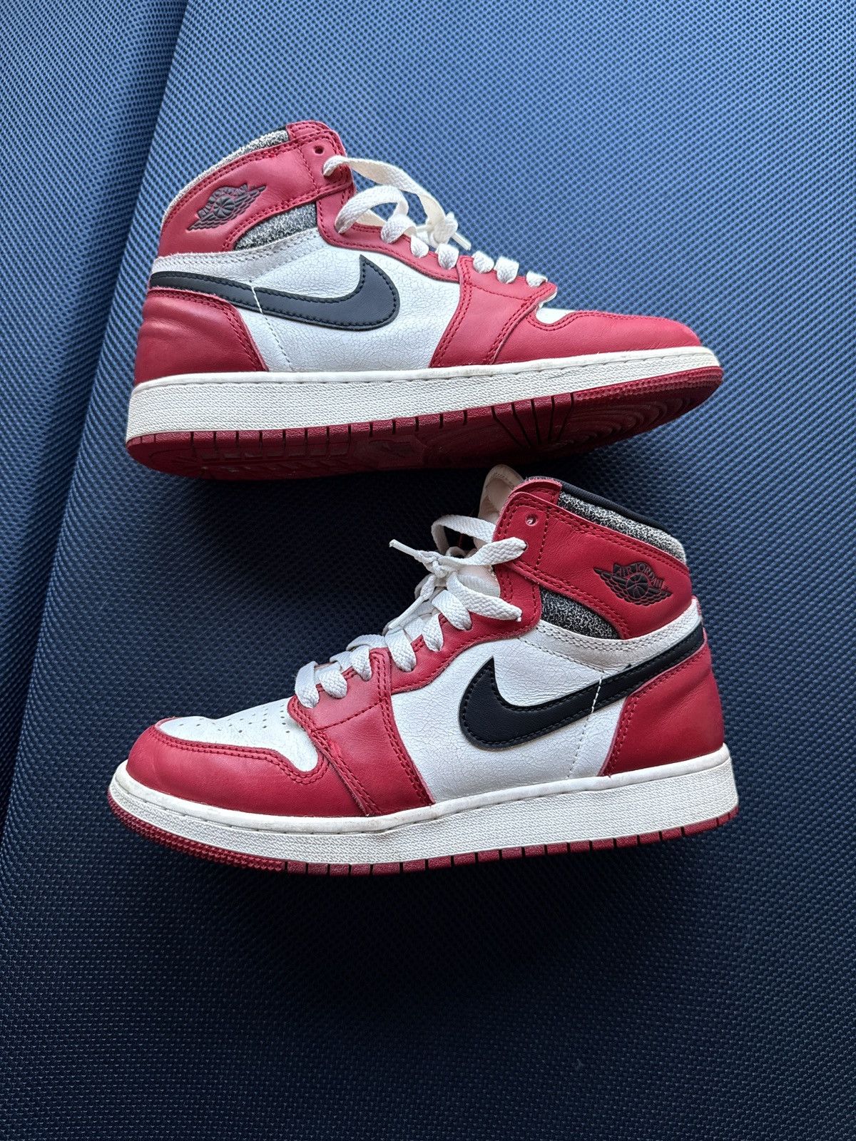 Jordan Brand Air Jordan 1 Retro High OG GS 'Chicago Lost & Found' Size US 6.5 / EU 39-40 - 2 Thumbnail