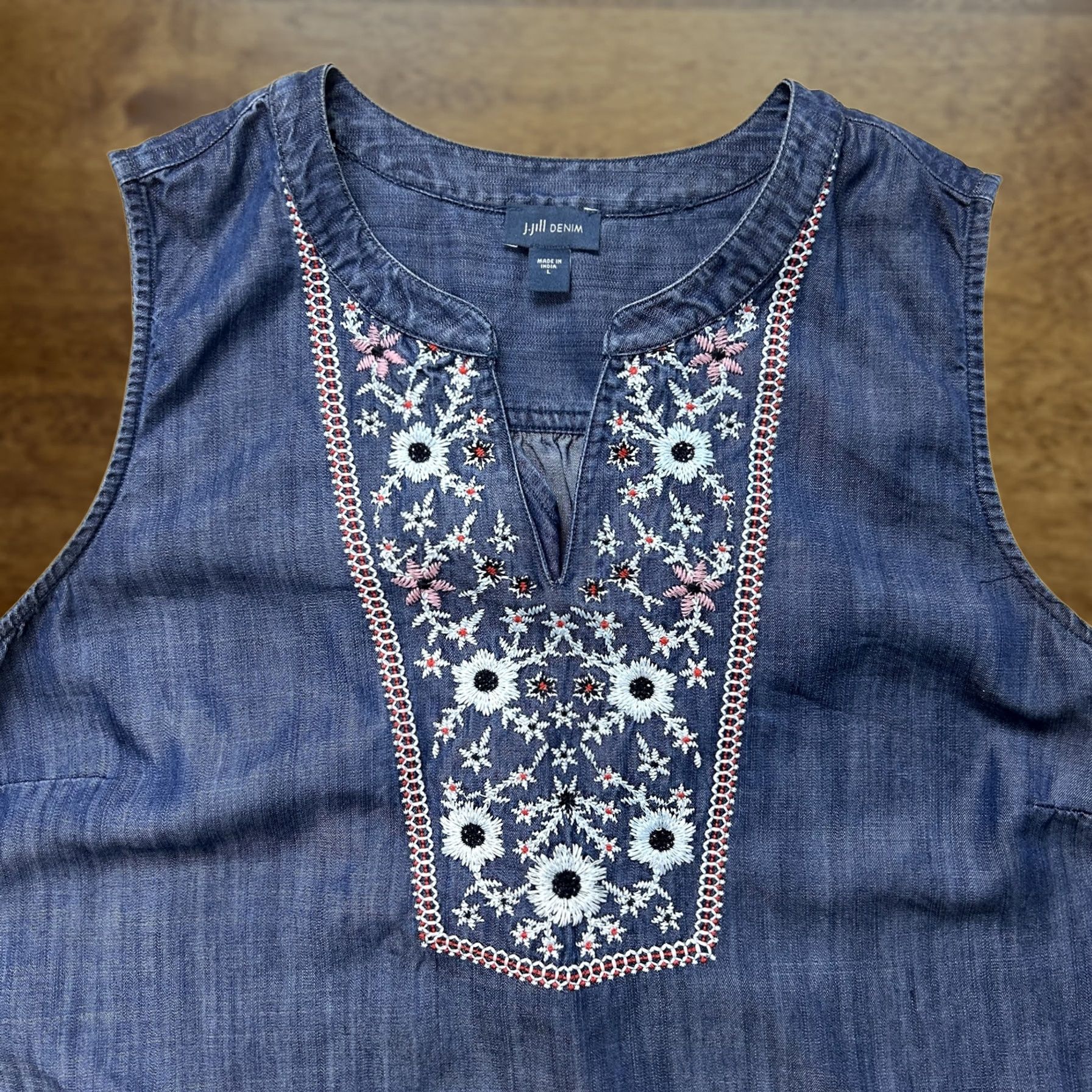J. Jill J. Jill Blouse Womens L Blue Embroidered Floral Sleeveless V-Neck Tunic Top Size L / US 10 / IT 46 - 1 Thumbnail