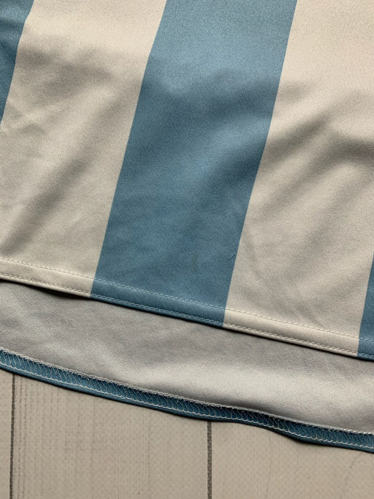 Adidas × Vintage Vintage adidas Argentina soccer jersey striped size L Size US L / EU 52-54 / 3 - 3 Thumbnail