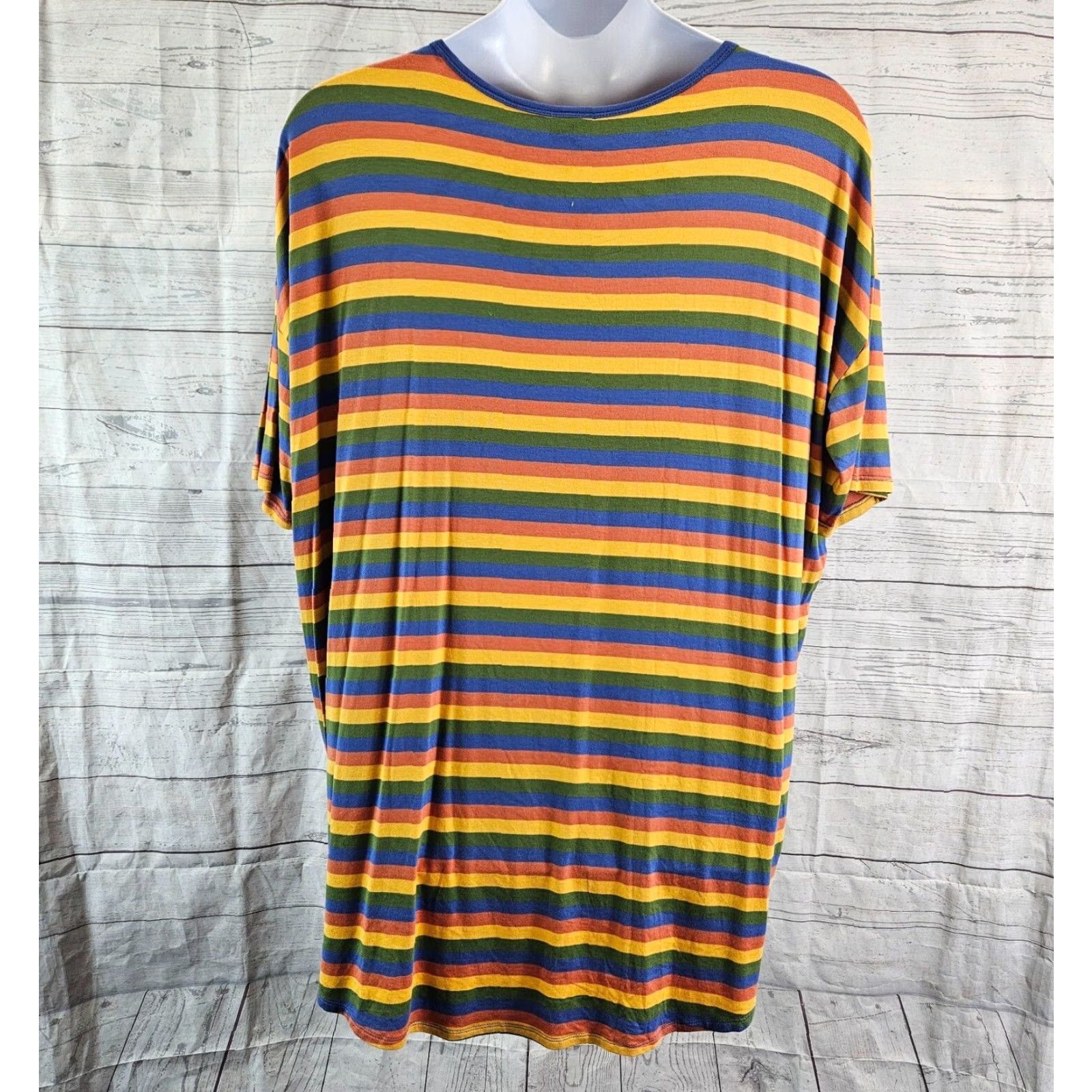 Vintage VINTAGE LuLaRoe Irma top 2XL Blue Green Stripe Short Sleeve Rayon Blend Tshirt Womens Size XXL / US 16-18 / IT 52-54 - 4 Thumbnail