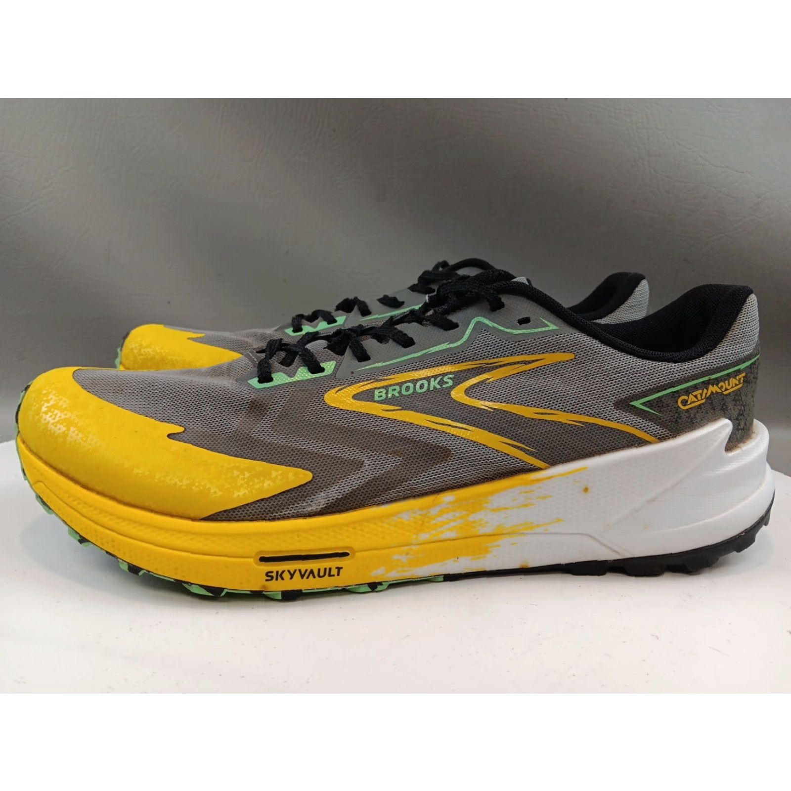 Brooks Brooks Catamount Sneaker Men 15 Lemon Chrome Sedona Sage Yellow Breathable Cushioned D Rubber Cleat Shoe Size US 14 / EU 47 - 5 Thumbnail