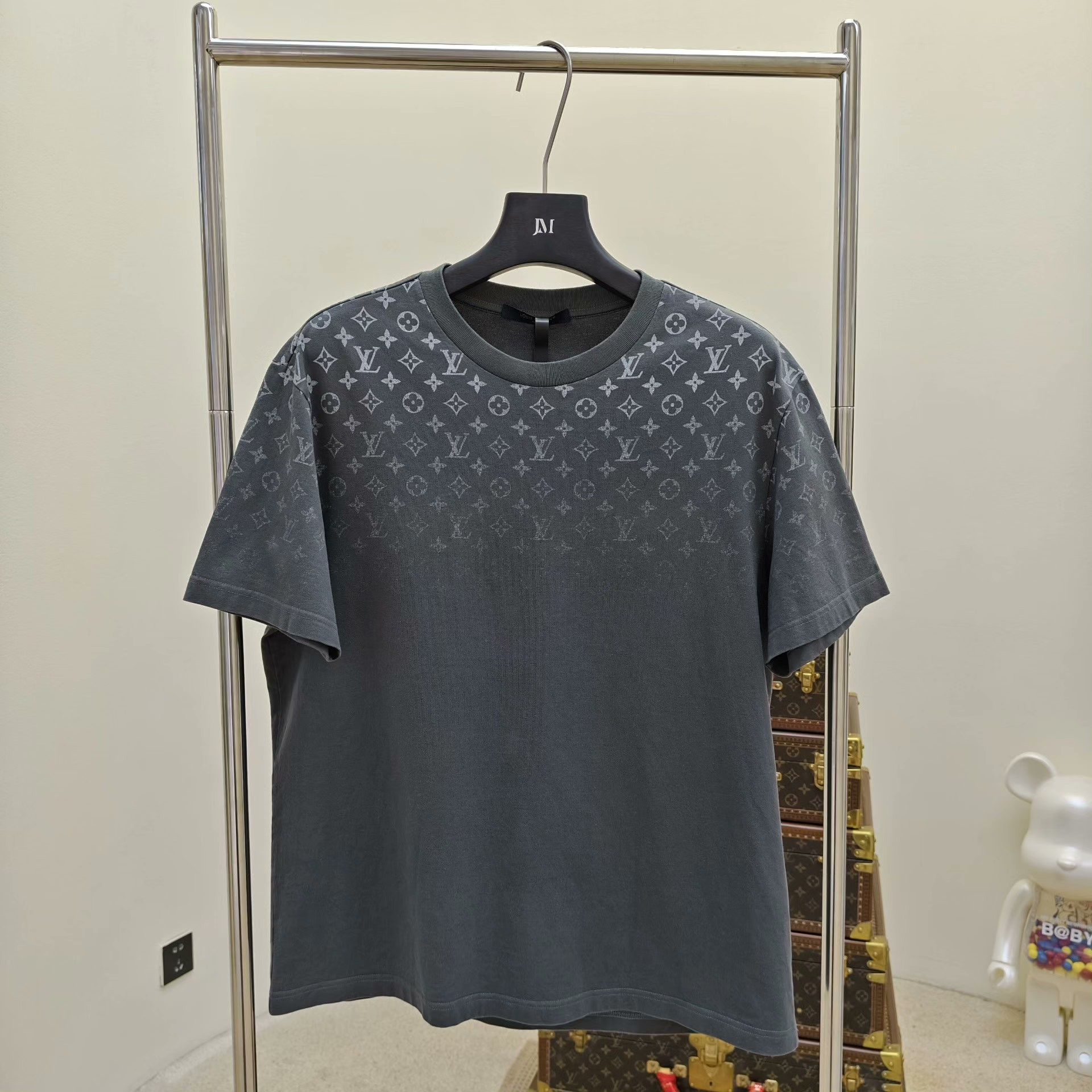 Louis Vuitton Louis Vuitton Tie-Dye Graphic Multi T-Shirt xl Men Size US XL / EU 56 / 4 - 1 Thumbnail