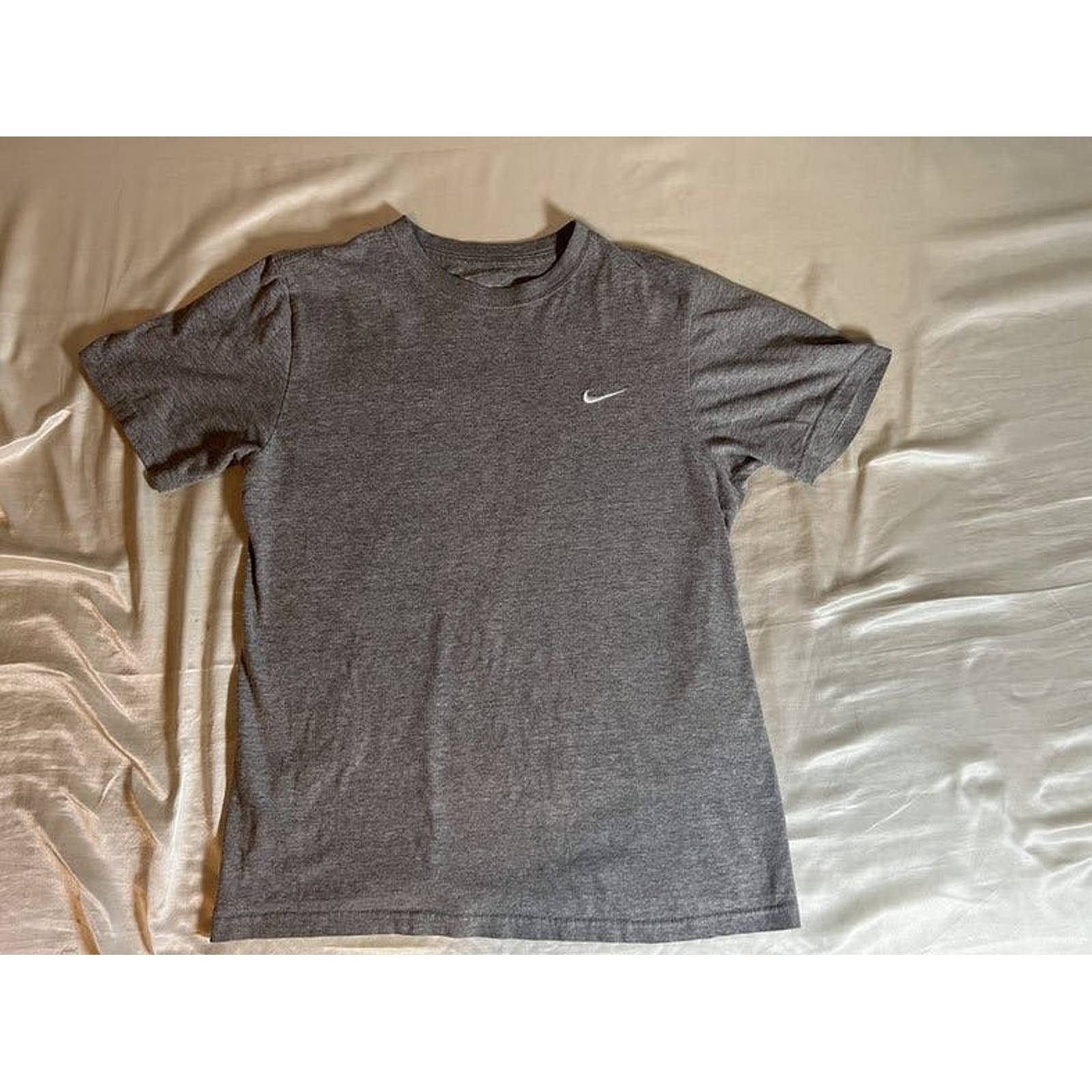 Nike Nike grey tee Size US S / EU 44-46 / 1 - 1 Thumbnail