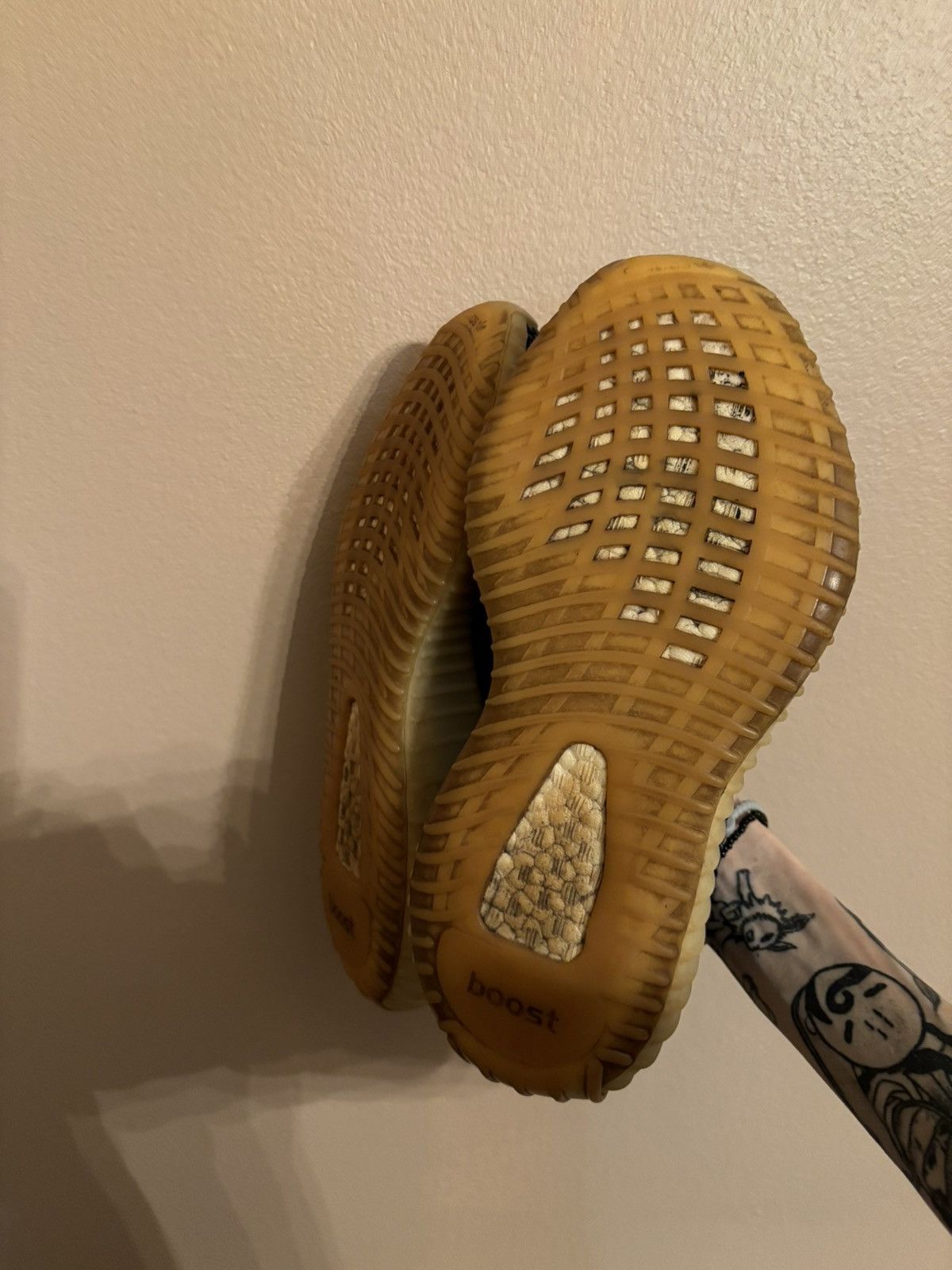 Adidas × Yeezy Yeezy Boost 350 V2 ‘Carbon’ Size US 6 / EU 39 - 5 Thumbnail
