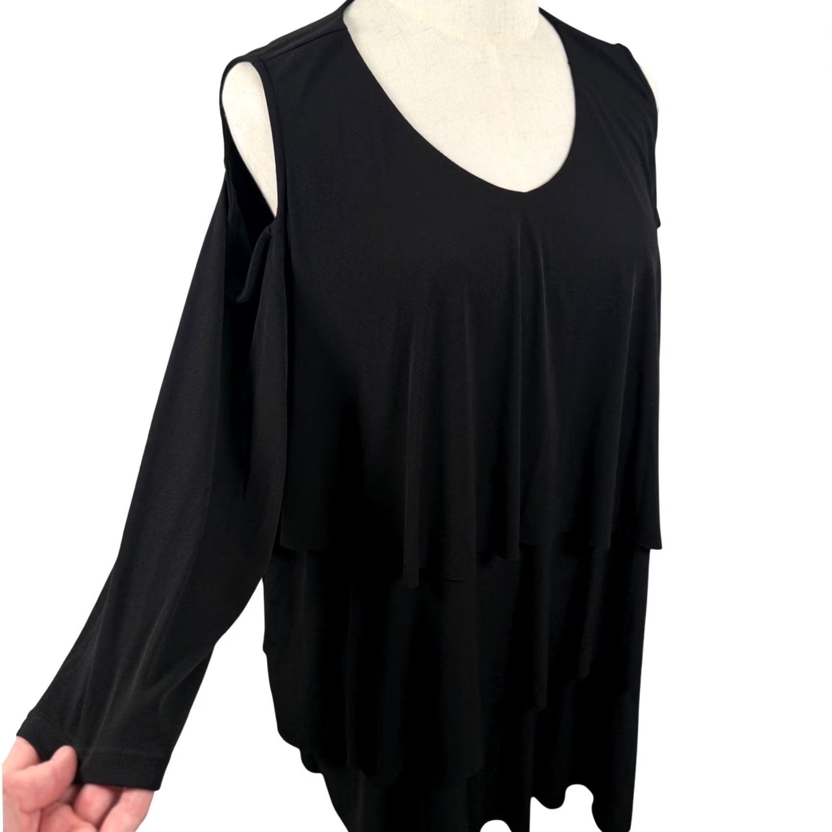 Vintage VINTAGE Susan Graver Womens 1X Cold Shoulder Top Black Tiered Ruffle V-Neck Fairygoth Size XL / US 12-14 / IT 48-50 - 2 Thumbnail