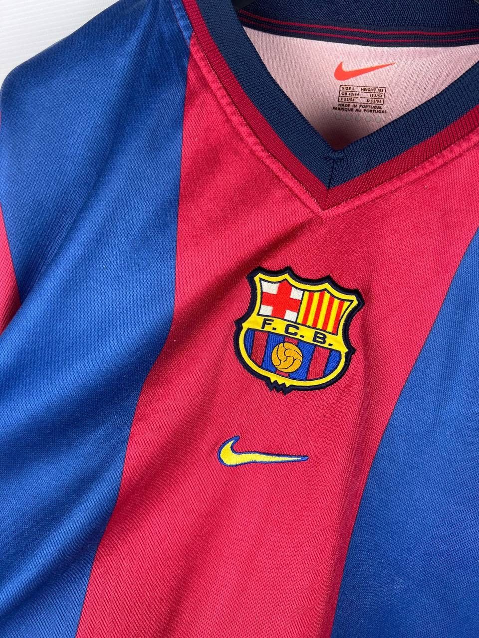 Nike Barcelona 1998/99 Nike jersey vintage t-shirts size L Size US L / EU 52-54 / 3 - 11 Thumbnail