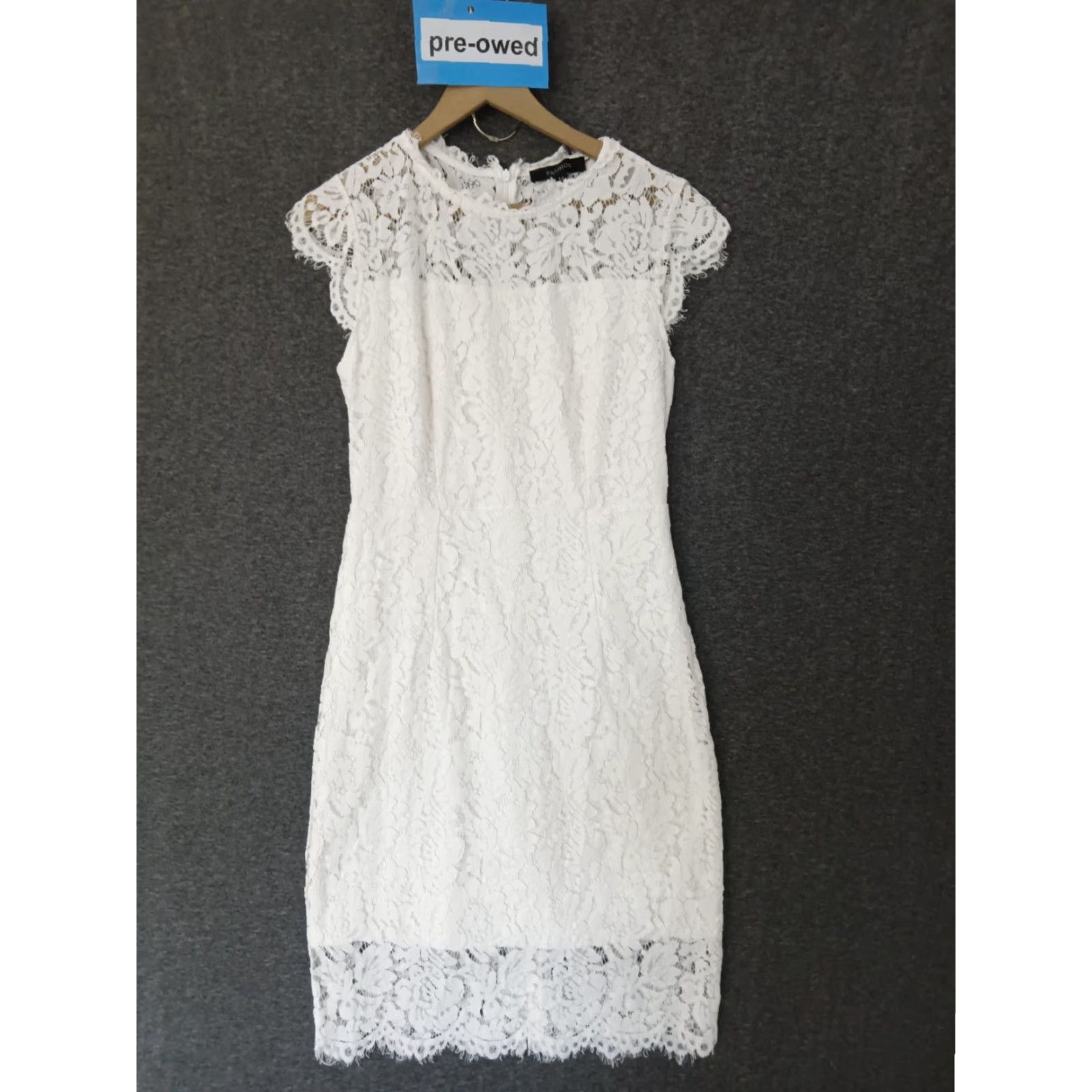 Vintage VINTAGE FASHION Women’s White Lace Sheath Midi Cap Sleeve Floral Lined Dress M - Party/Cocktail Size M / US 6-8 / IT 42-44 - 2 Thumbnail