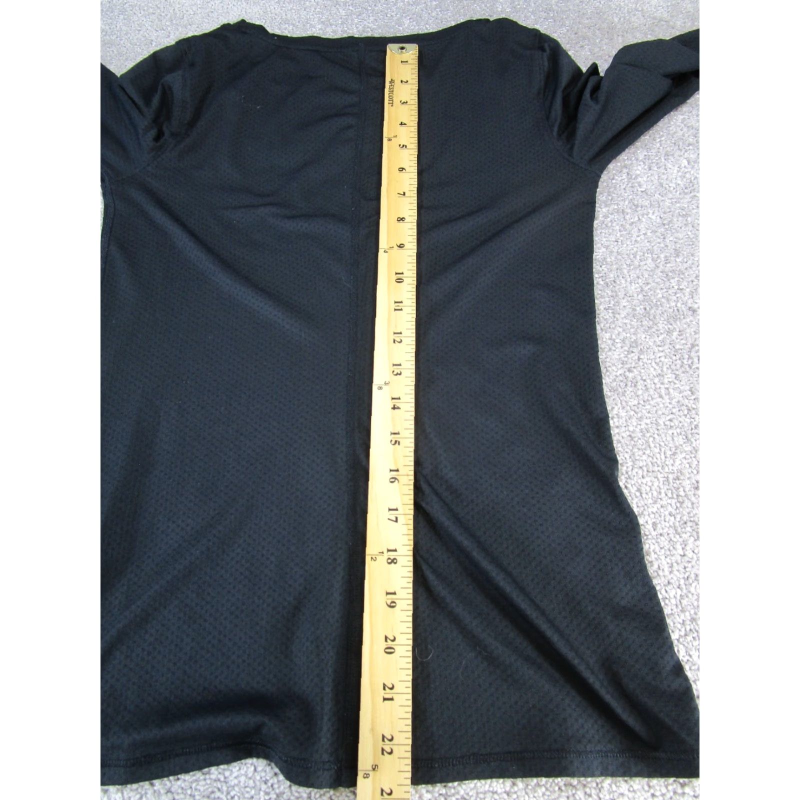 Under Armour VINTAGE Under Armour HeatGear Shirt Mens XS Black Long Sleeve Crew Pullover Athletic Cross-Training Gym Running Mens Size US XS / EU 42 / 0 - 7 Thumbnail