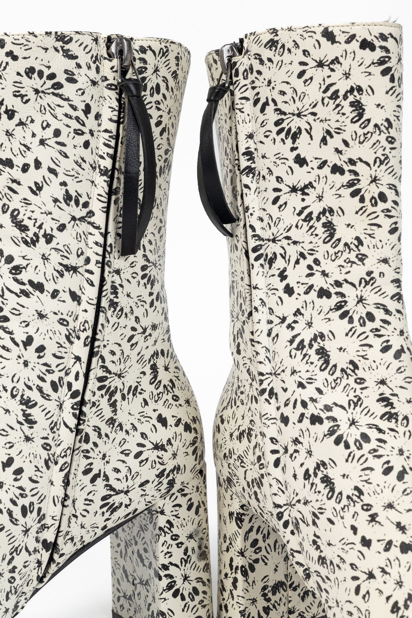 DOROTHEE SCHUMACHER Dorothee Schumacher White & Black Floral-Print Leather Boots Size US 8 / IT 38 - 8 Thumbnail