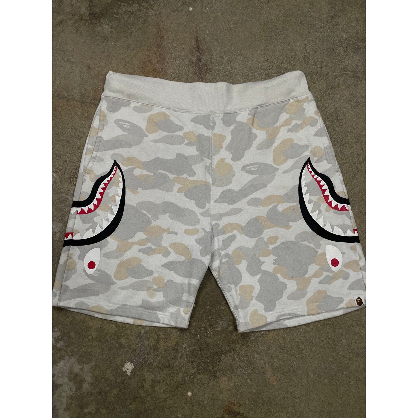 Bape BAPE Camo Shorts White Used XL Size US 40 / EU 56 - 2 Thumbnail