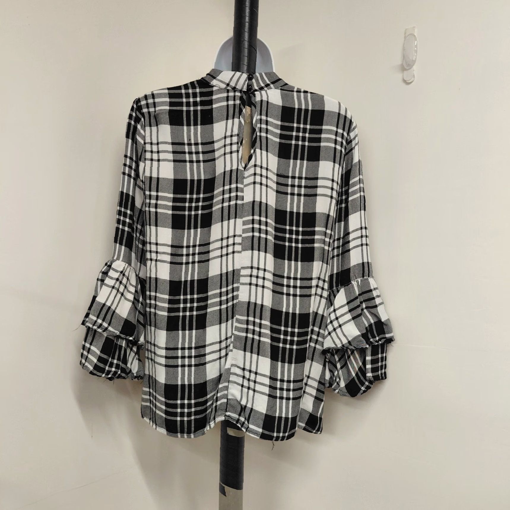 Vintage Blue Rair Embroided Rose Shirt Medium Black White Flannel 3/4 Sleeve Button-Up Plaid Rose Womens Size M / US 6-8 / IT 42-44 - 5 Thumbnail