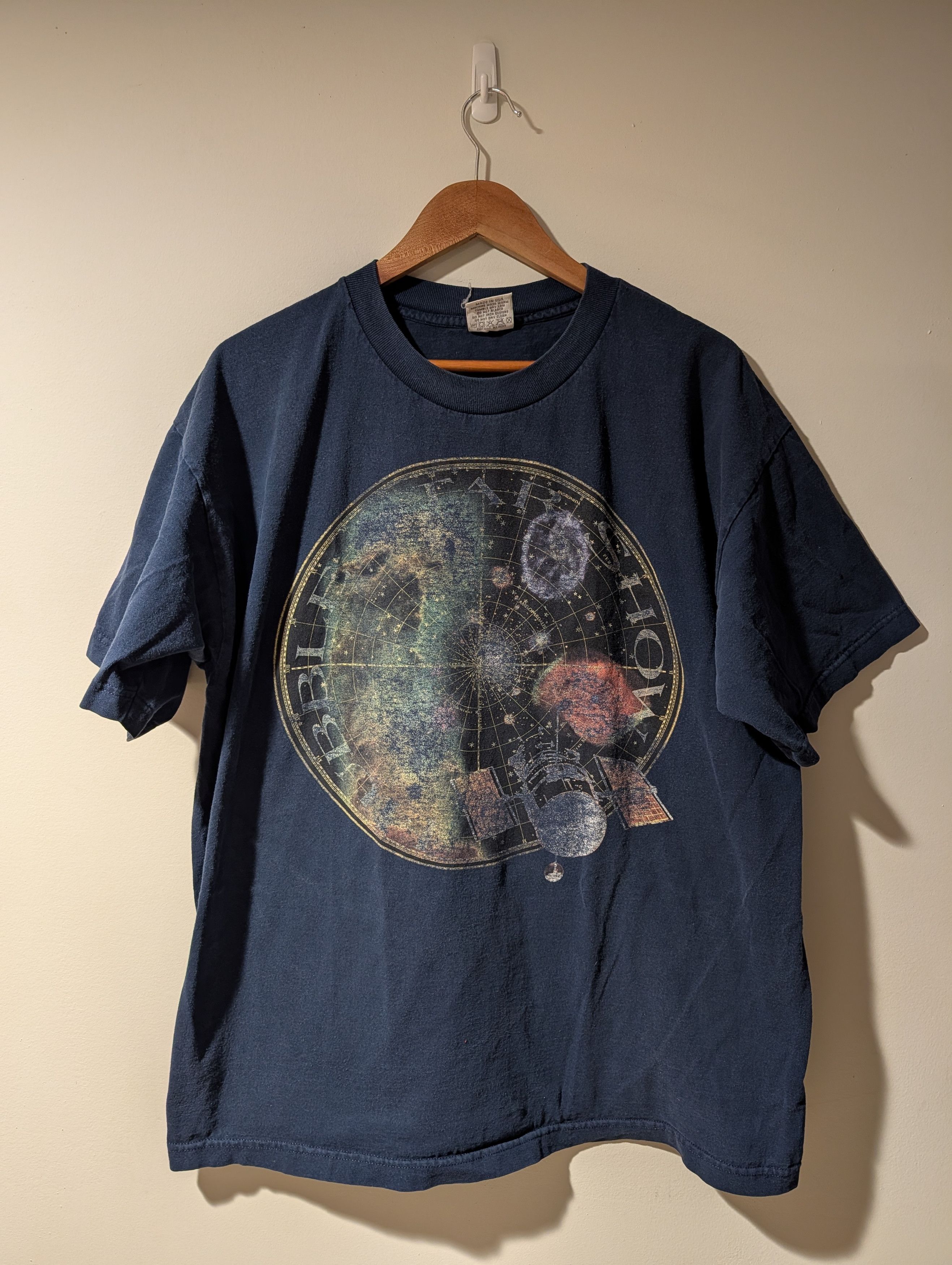 Arts & Science Vintage Hubble Star Show Space Telescope X-Large T-Shirt Size US XL / EU 56 / 4 - 1 Thumbnail