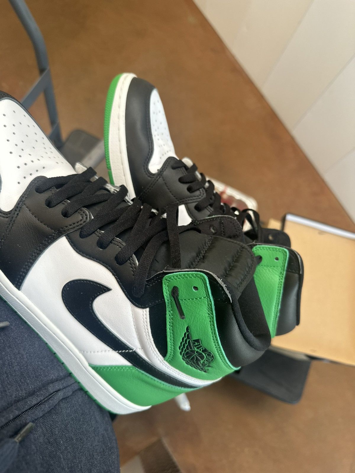 Jordan Brand Jordan Retro 1 Lucky Green Size US 14 / EU 47 - 1 Thumbnail