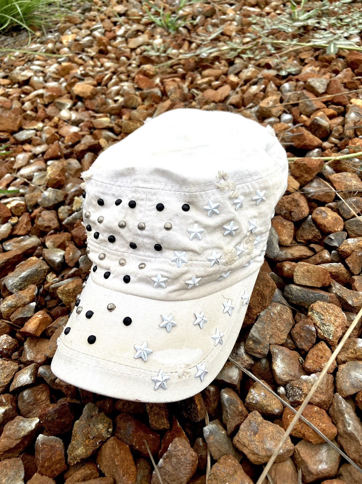 2000s ditsetressed star studded patrol hat