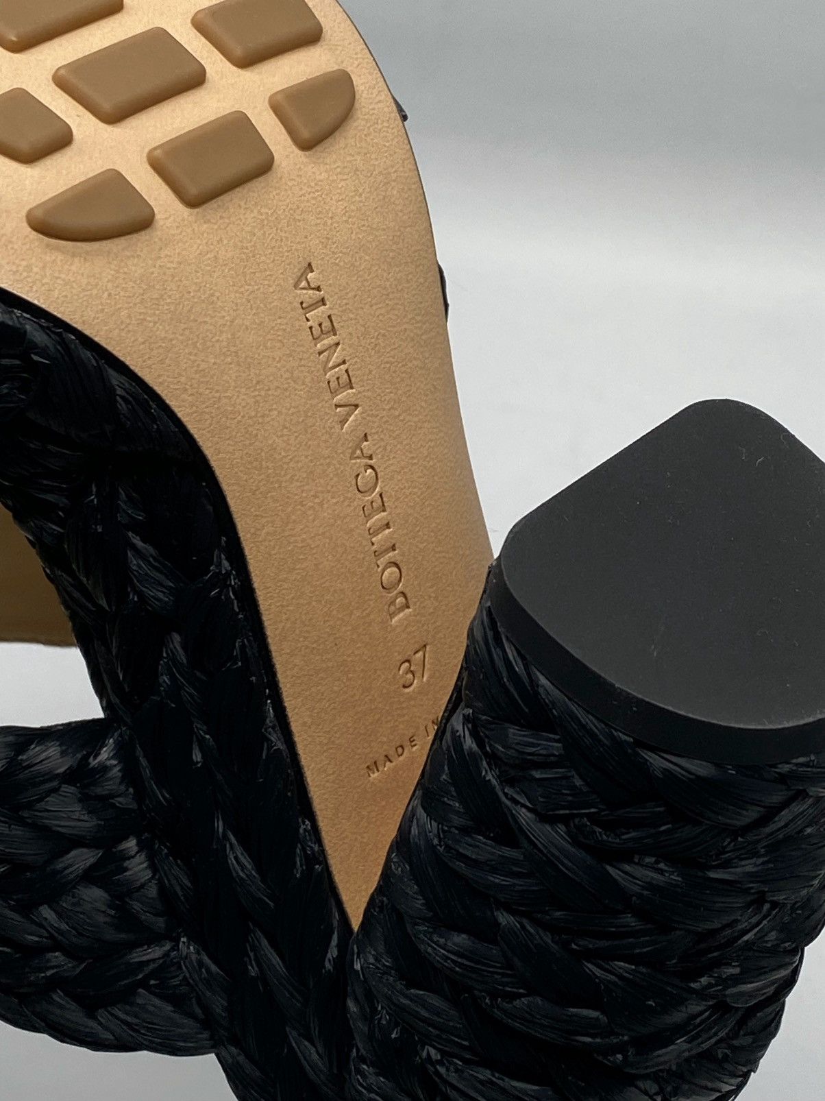 Bottega Veneta Bottega Veneta Weave Black Raffia Platform Sandals size 37 Size US 7 / IT 37 - 13 Thumbnail