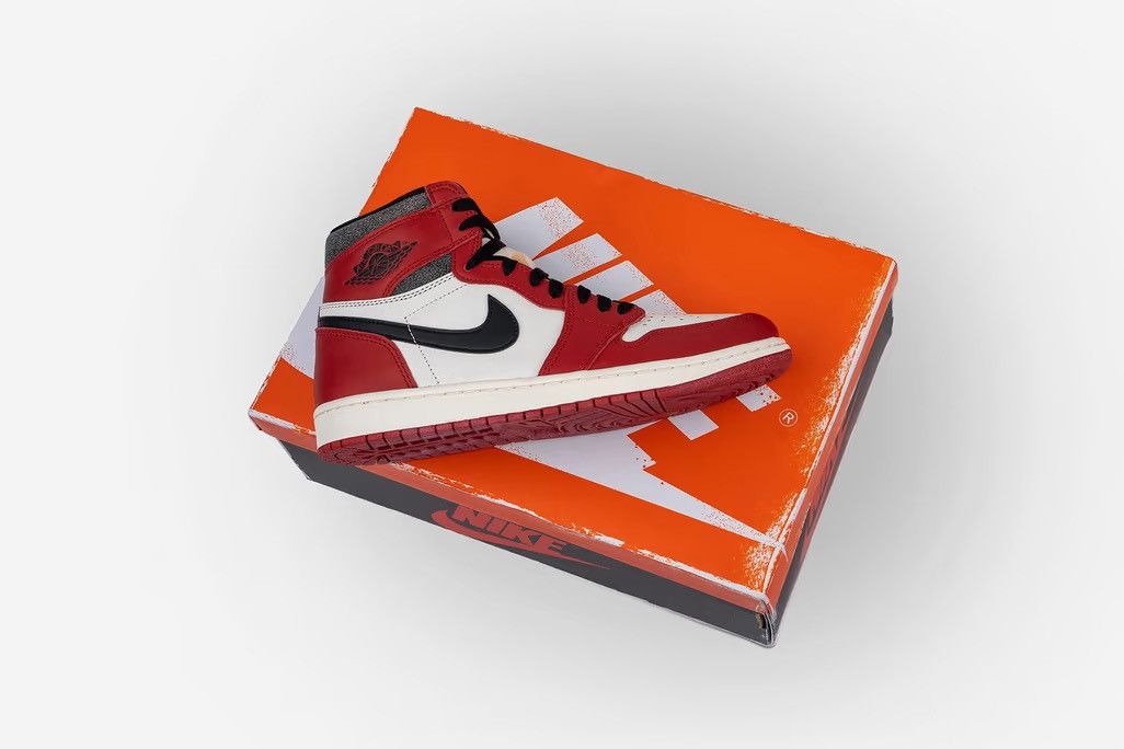 Jordan Brand Jordan 1 Retro High OG - Chicago Lost and Found Size US 10 / EU 43 - 8 Thumbnail