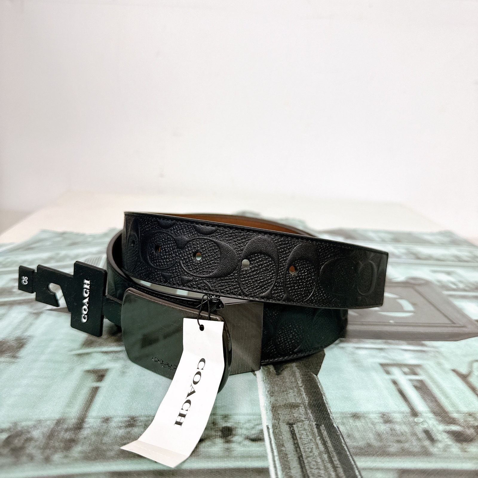 Coach Coach 101 Plaque Buckle Cut-To-Size Reversible Belt Size ONE SIZE - 4 Thumbnail