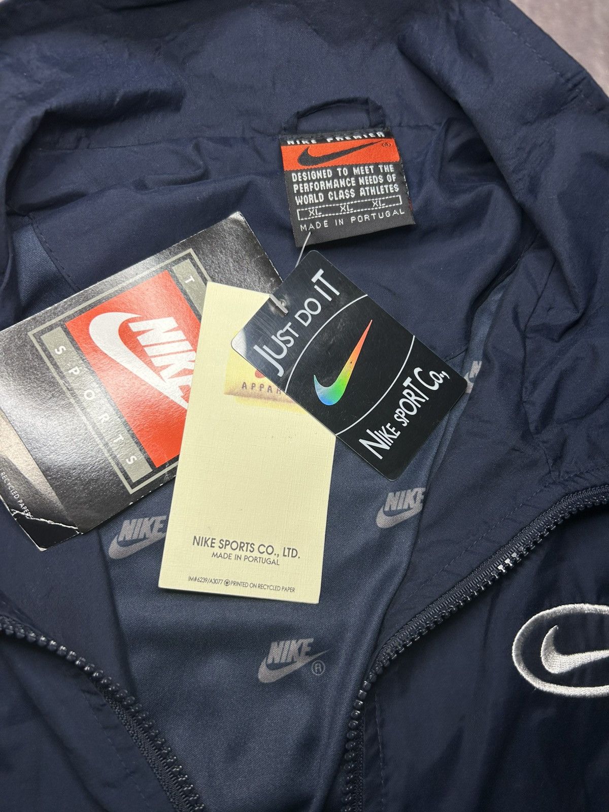 Other Light jacket Nike Vintage new (90s) Size US L / EU 52-54 / 3 - 3 Thumbnail