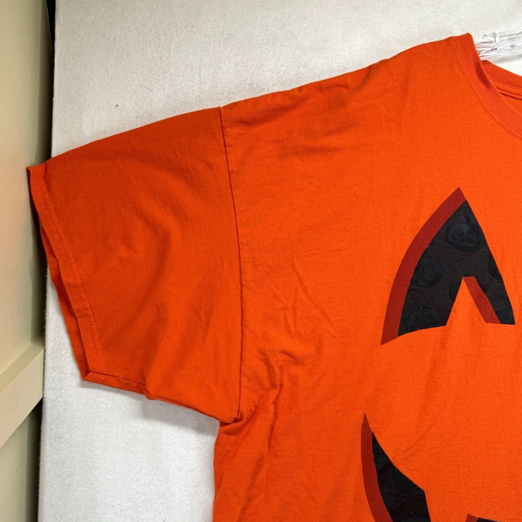 Vintage VINTAGE Happy Halloween Jack O Lantern T-Shirt Adult 3XL Orange Funny Halloween Mens Size US XXL / EU 58 / 5 - 6 Thumbnail