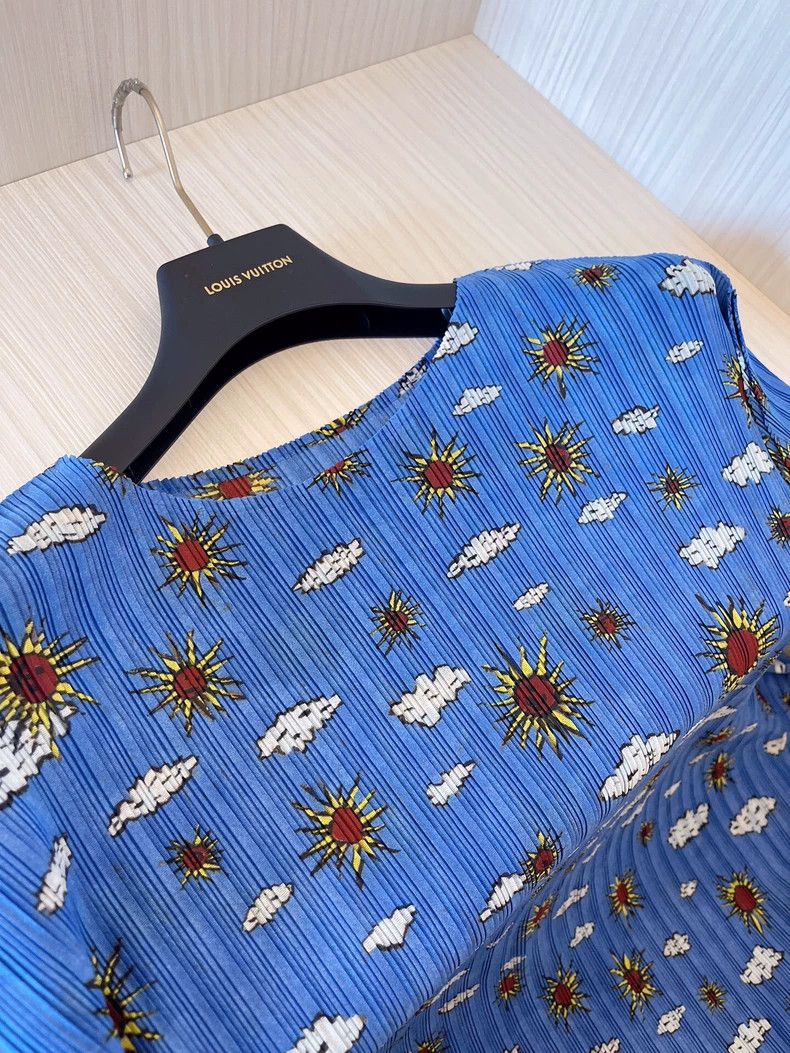 Issey Miyake Issey Miyake size:one size Blue sunflower rib round top Size S / US 4 / IT 40 - 2 Thumbnail