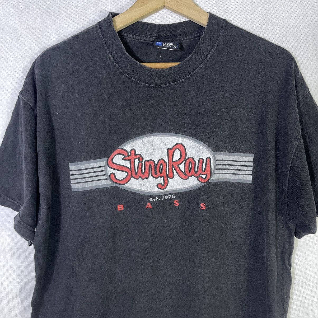Vintage Vintage 90s Ernie Ball Sting Ray Music Man Fades Tshirt Size US L / EU 52-54 / 3 - 4 Thumbnail