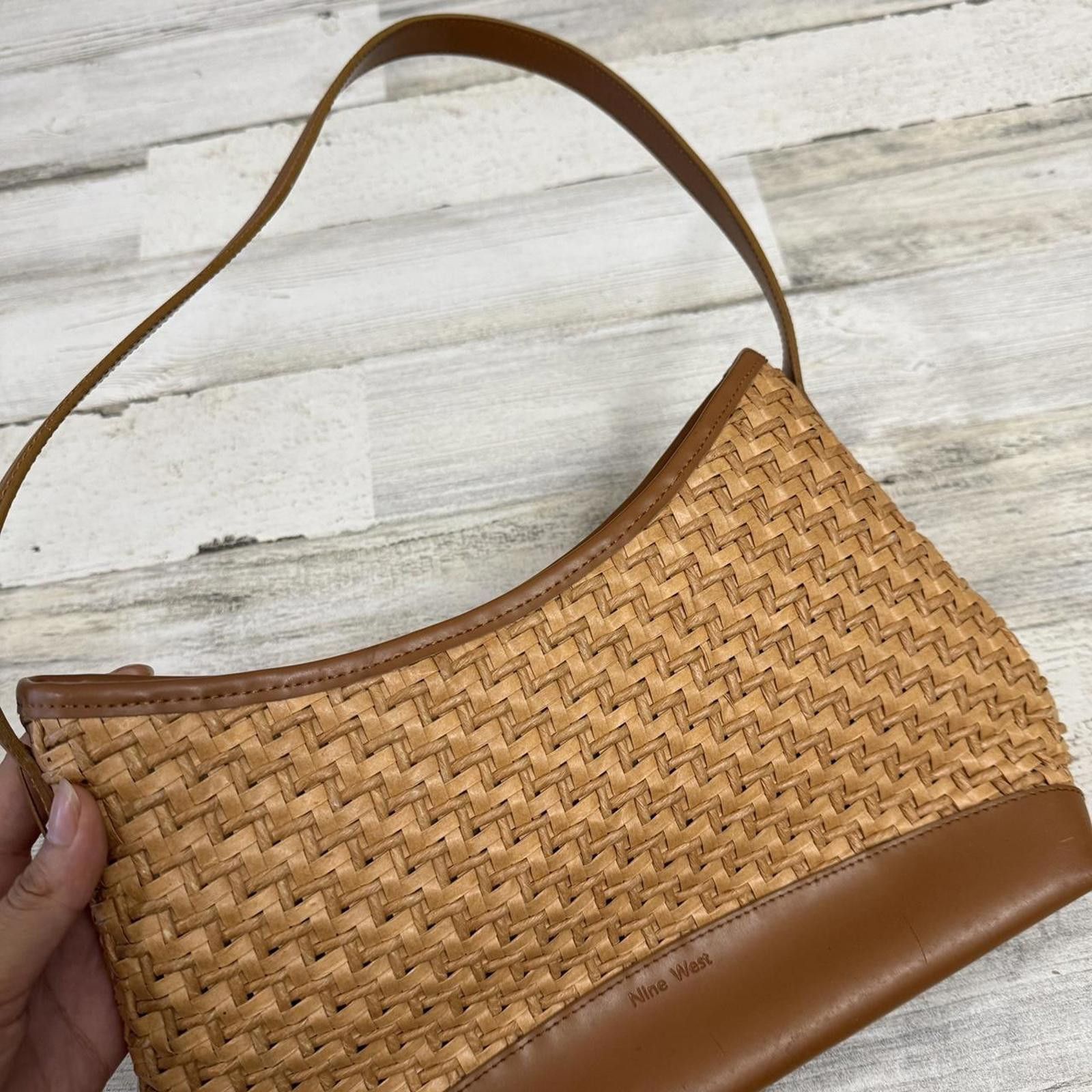 Nine West Woven tan and brown shoulder boho shoulder nine west purse Size ONE SIZE - 2 Thumbnail