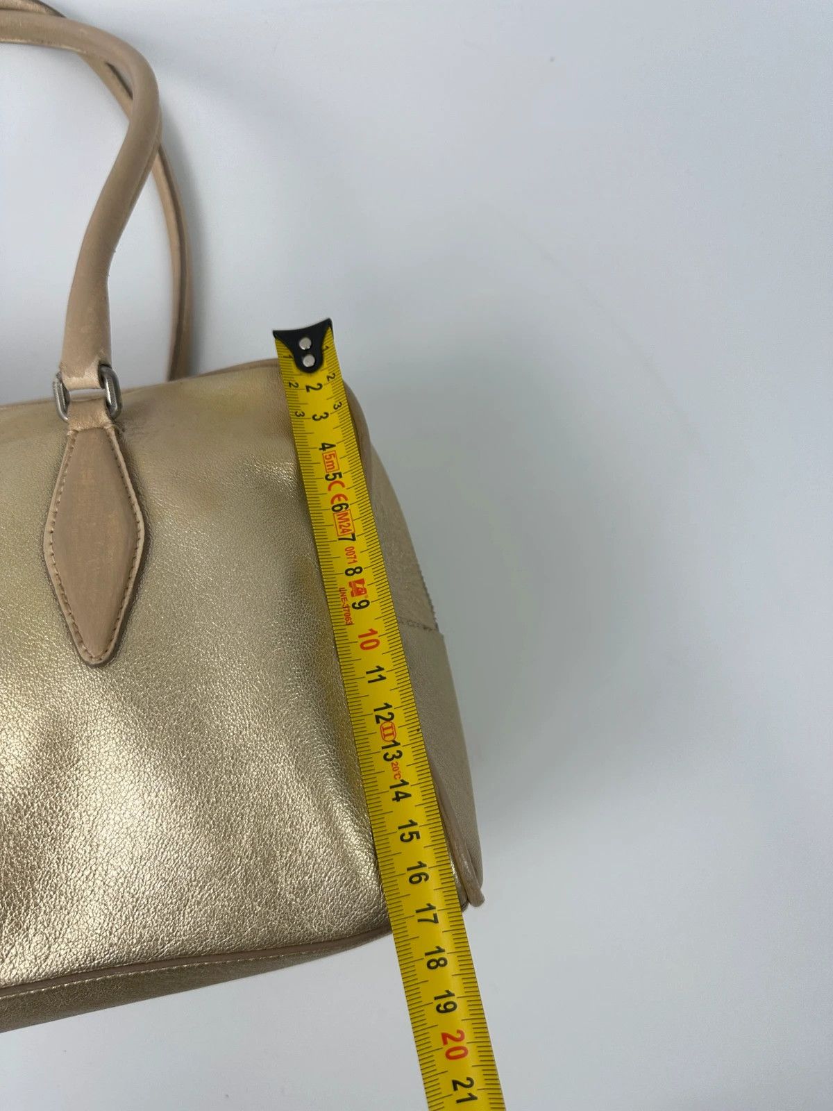 Miu Miu Miu Miu 90’s Gold Leather Shiny Boston Handbag ShoulderBag Size ONE SIZE - 18 Thumbnail