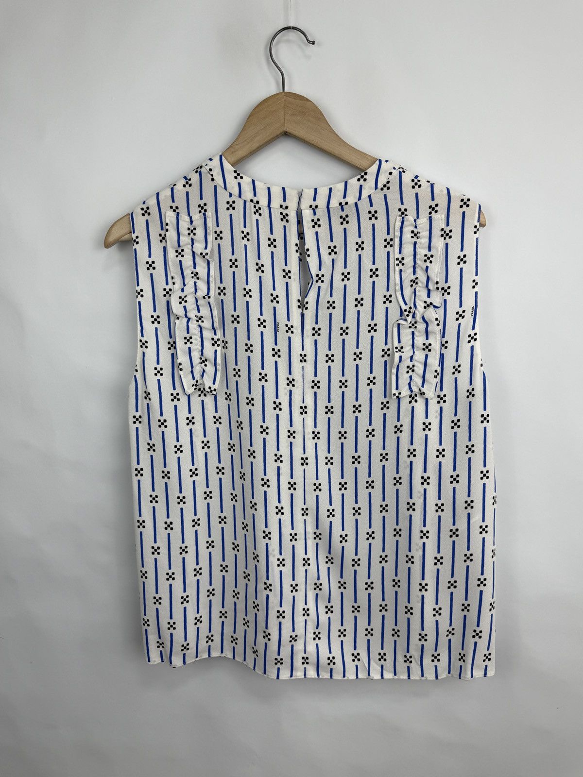 Prada ❗️NWT 🇮🇹 Prada Milano Ruffle Sleeveless Silk Blend Blouse Top Size L / US 10 / IT 46 - 16 Thumbnail