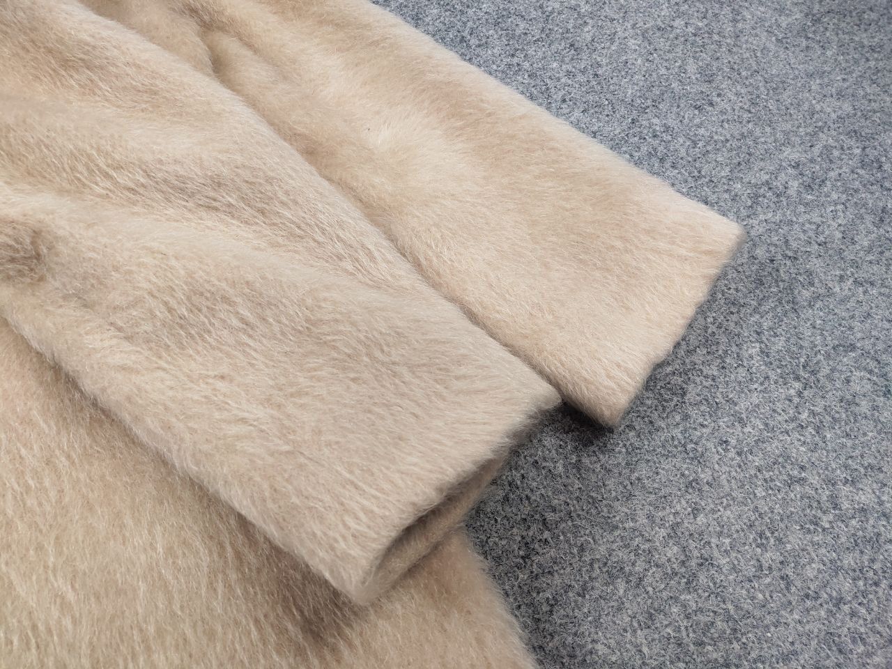 Vintage Vintage 1950's/60's Luxury Mohair fuzzy Beige Coat Jacket Size M / US 6-8 / IT 42-44 - 10 Thumbnail