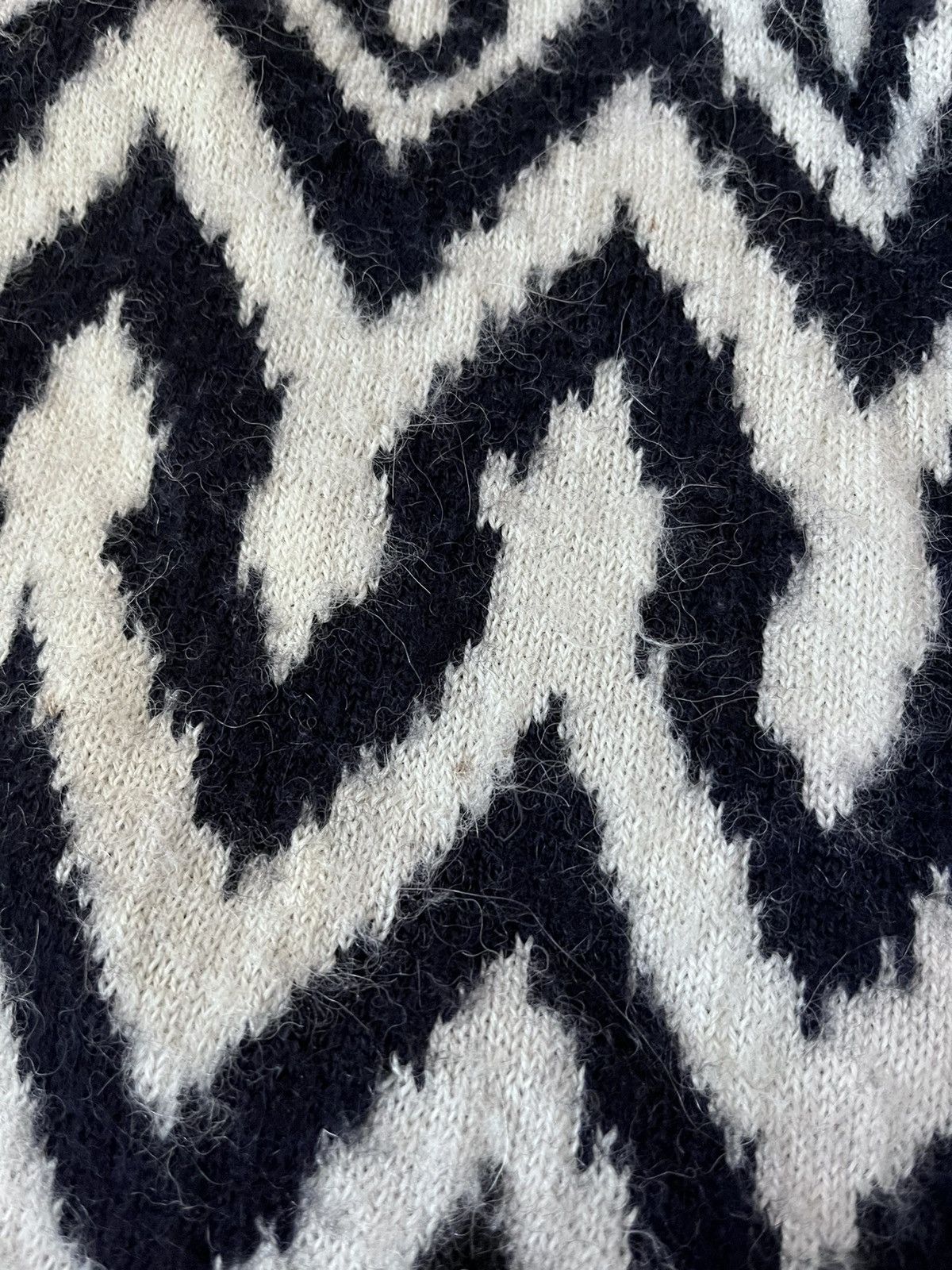 Prada Prada Wool Alpaca sweater chevron print black white Size US S / EU 44-46 / 1 - 11 Thumbnail