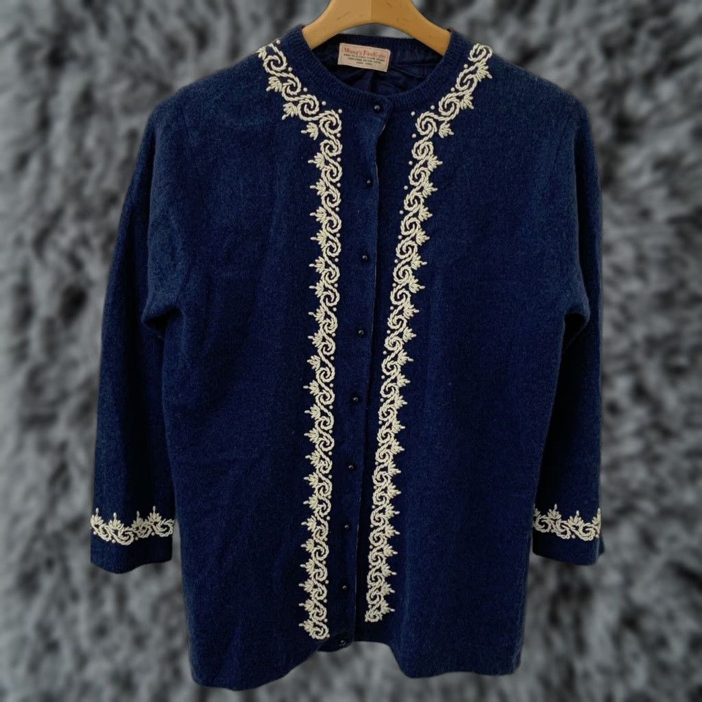 Vintage VINTAGE Wang's Fashion Women's Cardigan Sweater 1960s Rockabilly Beaded Navy Size S/M Size S / US 4 / IT 40 - 1 Thumbnail