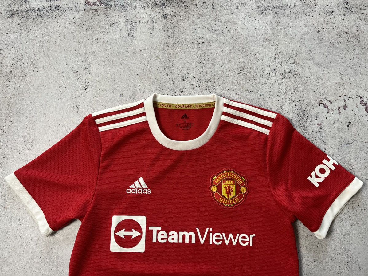 Adidas MANCHESTER UNITED 2021 2022 HOME SHIRT SOCCER JERSEY ADIDAS Size US S / EU 44-46 / 1 - 2 Thumbnail