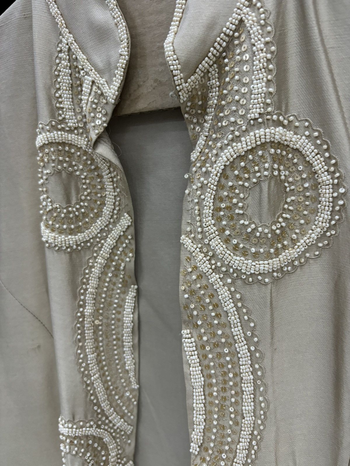 Vintage Silk and embroidery coat Size US L / EU 52-54 / 3 - 4 Thumbnail