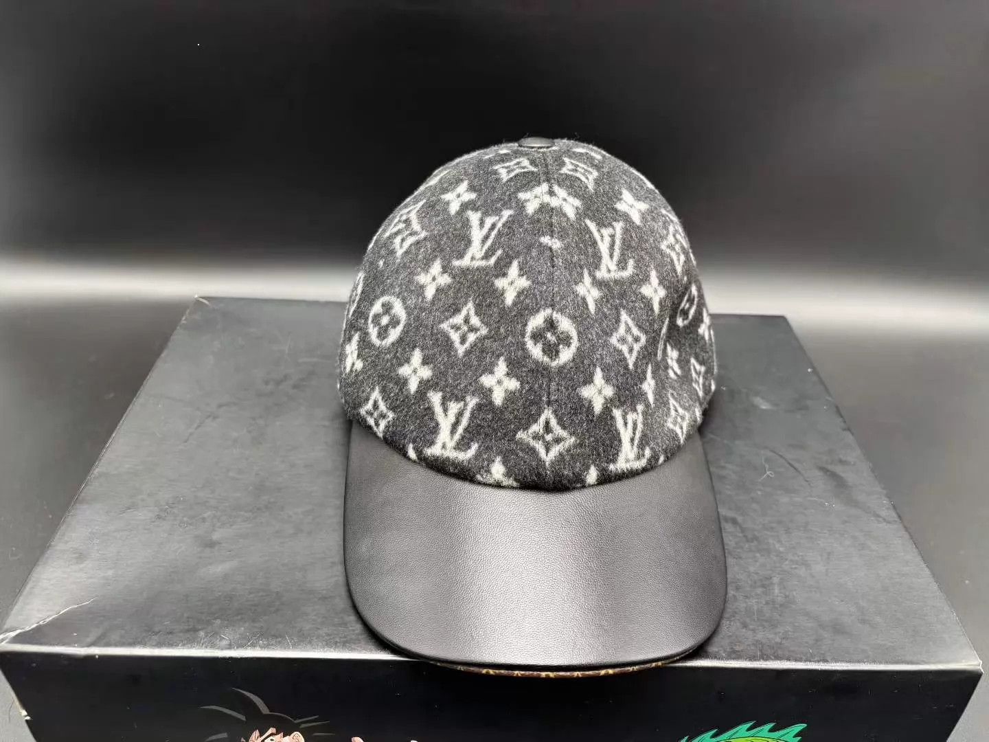 Louis Vuitton LV Monogram Black Wool Baseball Cap L (worn 2x) Size ONE SIZE - 2 Thumbnail