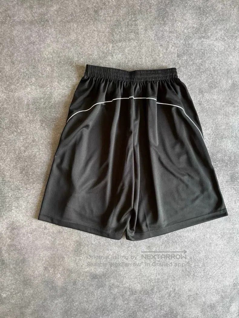 Balenciaga Balenciaga x Manchester United 23FW Shorts. Size US 26 / EU 42 - 2 Thumbnail