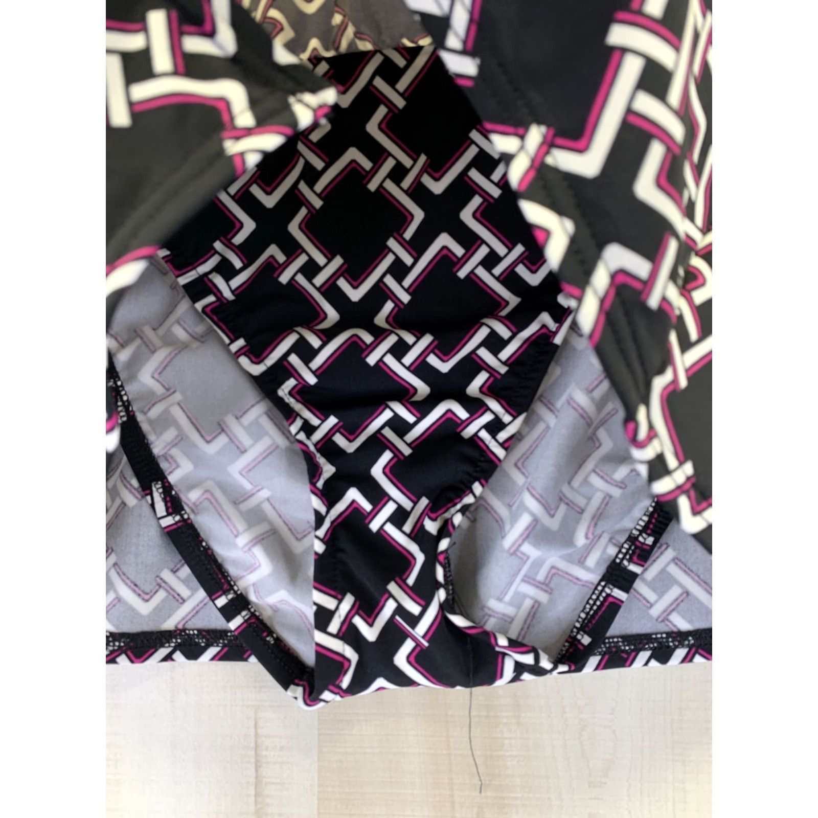 Vintage inc International Concepts Swim Skirt Black/Pink Womens 8 NWT-5971 Sz 8 Women's Swim Skirt Size 30" / US 8 / IT 44 - 6 Thumbnail