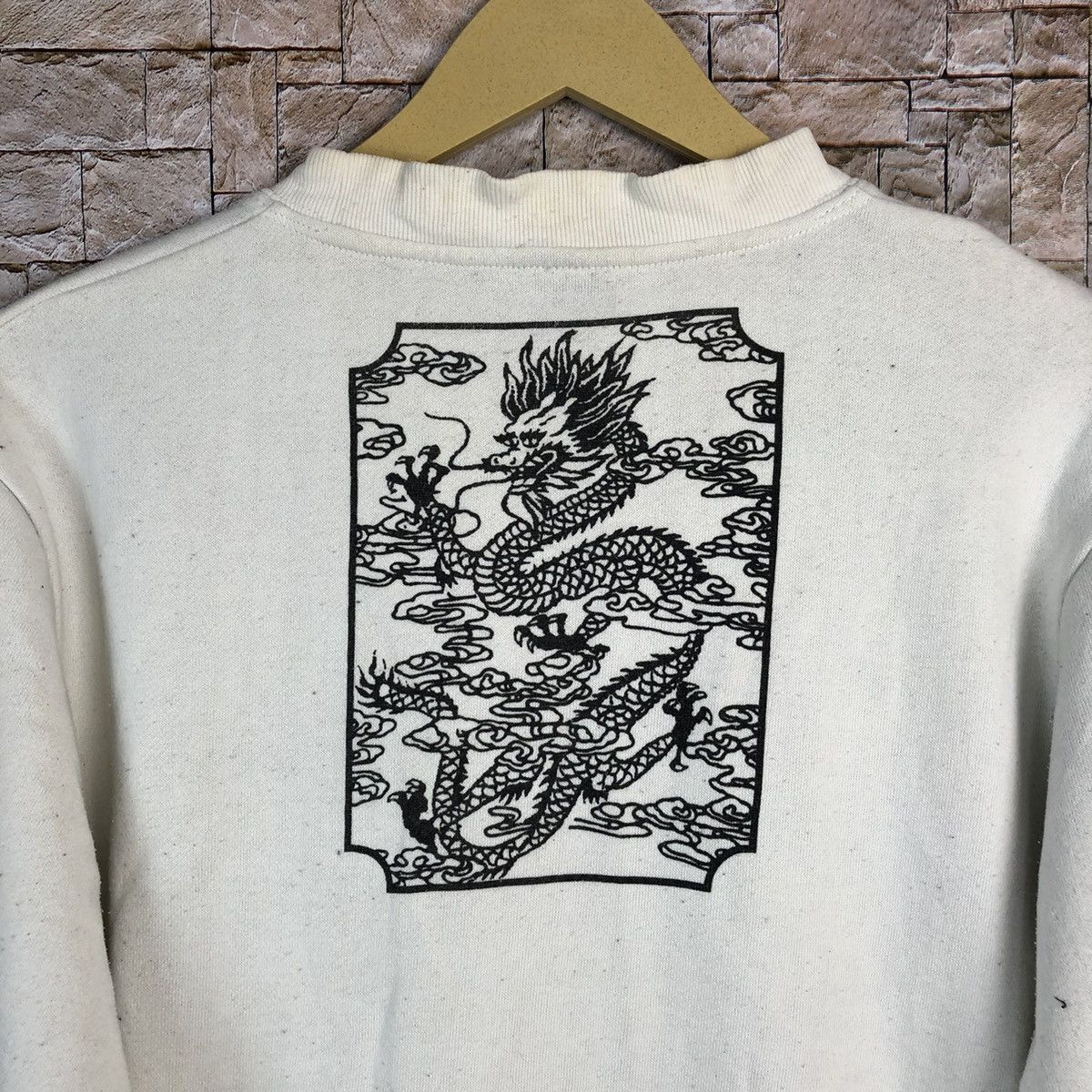 Japanese Brand Japan Dragon vintage White Sweatshirt #A792 Size US M / EU 48-50 / 2 - 15 Thumbnail