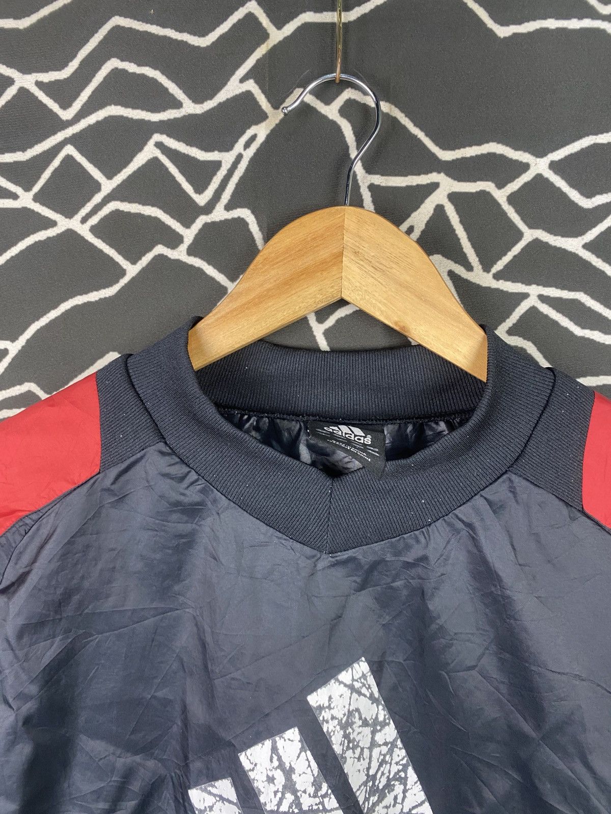 Adidas Adidas windbreaker Tee Size US L / EU 52-54 / 3 - 6 Thumbnail